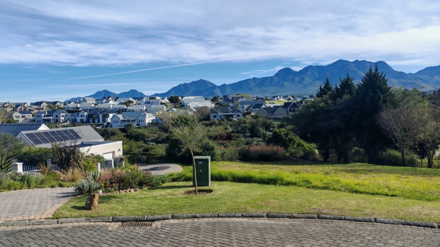  Bedroom Property for Sale in Kingswood Golf Estate Western Cape
